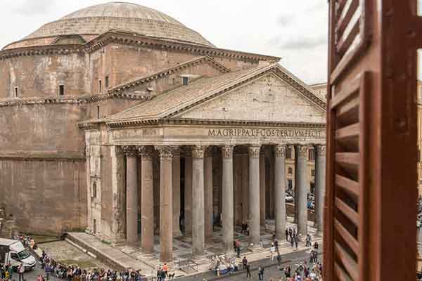 Pantheon outside view